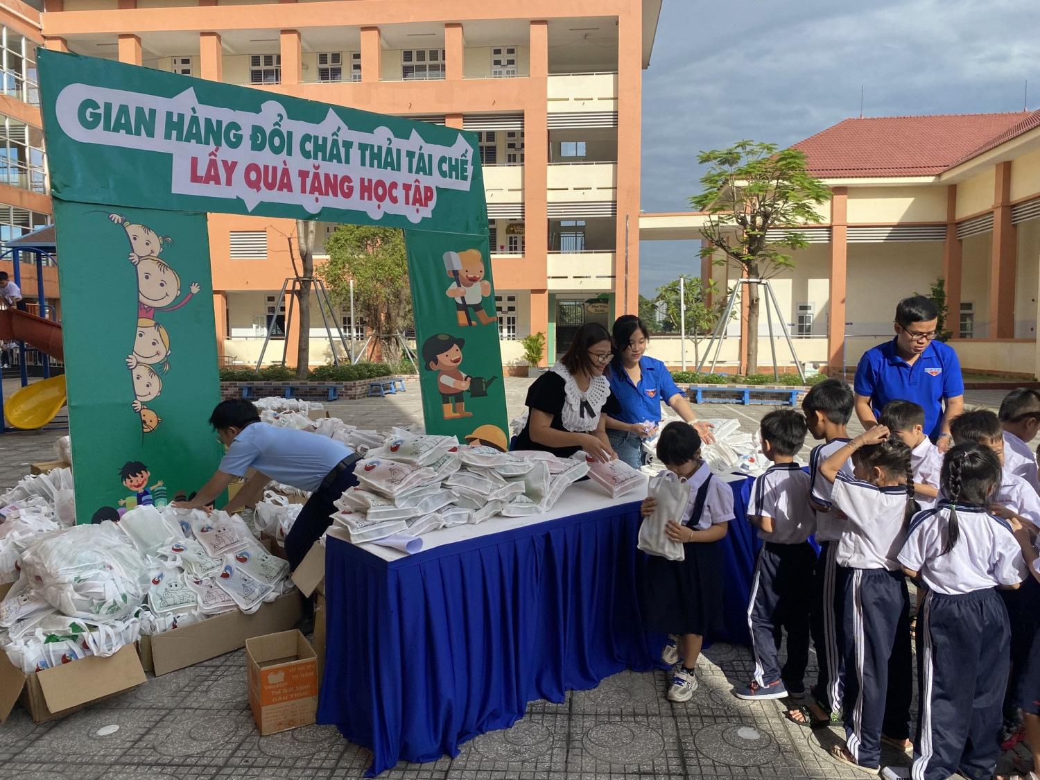 Lễ phát động phong trào “kế hoạch nhỏ- ý nghĩa lớn” NH: 2023-2024