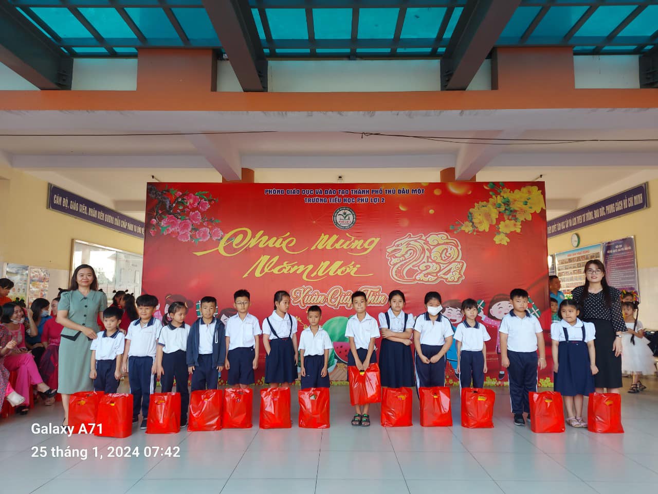 Trường Tiểu học Phú Lợi 2 tổ chức chương trình