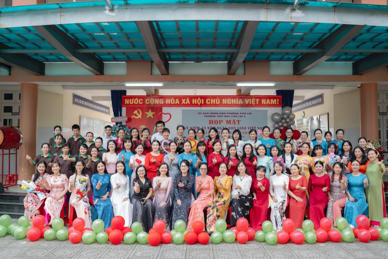 HỌP MẶT KỶ NIỆM 43 NĂM NGÀY NHÀ GIÁO VIỆT NAM